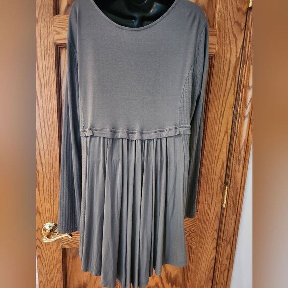 Gray Women's Long Sleeve Tunic - Picture 2 of 5